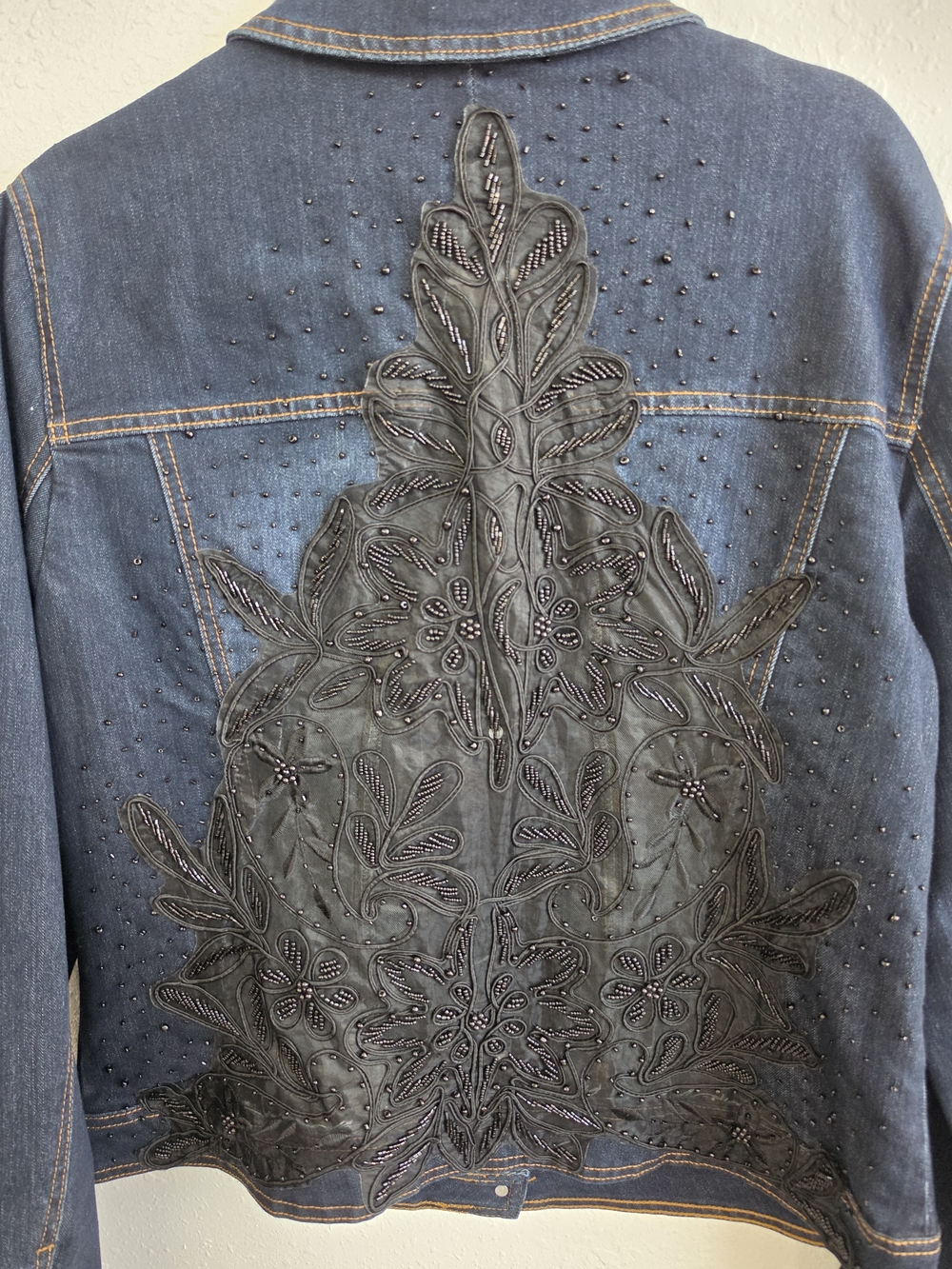 Style Dark Wash Denim Jacket Black Beaded Lace Appliqué Back Size Large
